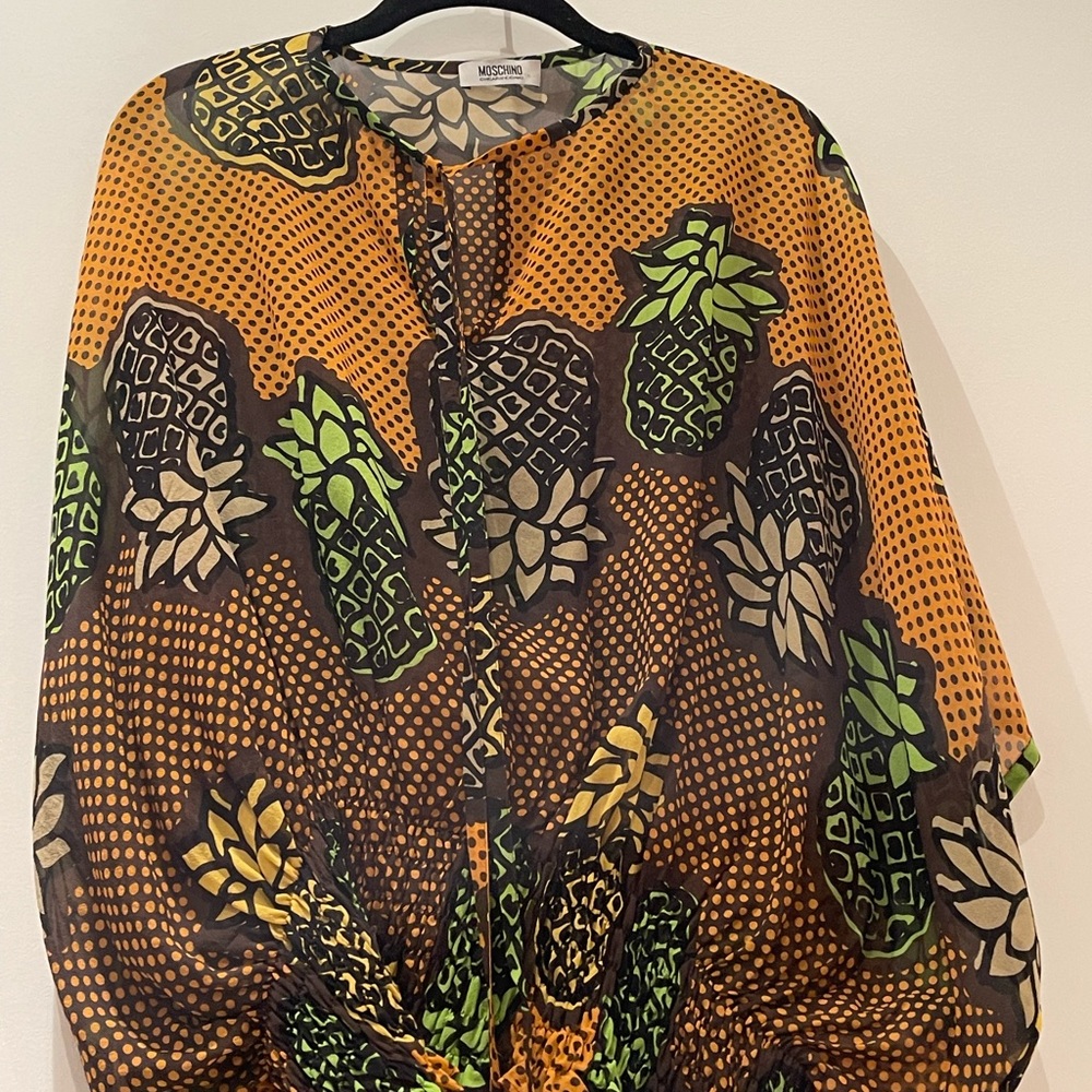 Moschino 100% silk multi-color top. Size 6. (Will fit a M/8, generous fit)